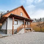Valley View With Sauna Mrak
