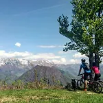 펜션 Valley View With Sauna Mrak *