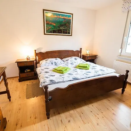 Valley View With Sauna Mrak Casa de Férias *