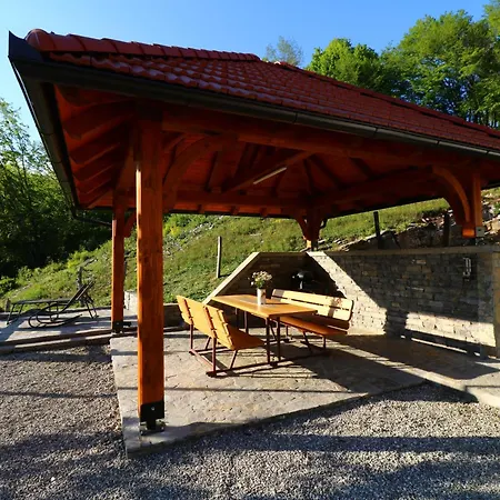펜션 Valley View With Sauna Mrak