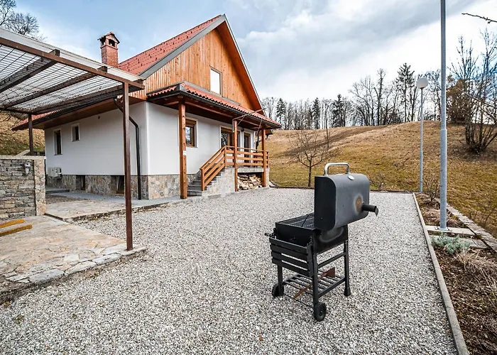 بيت للعطل Valley View With Sauna Mrak Slap ob Idrijci