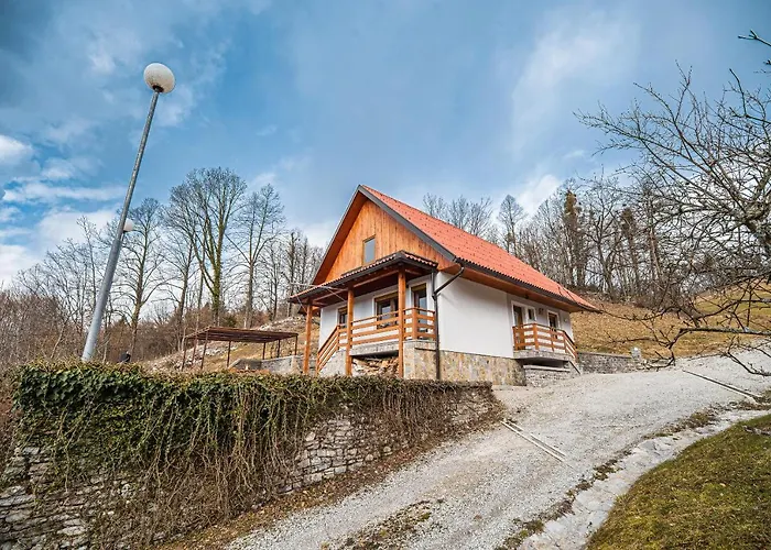 بيت للعطل Valley View With Sauna Mrak Slap ob Idrijci