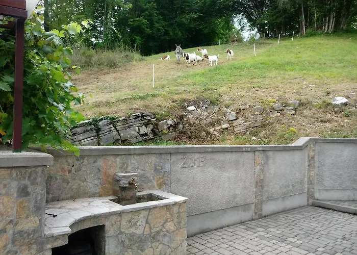 Valley View With Sauna Mrak بيت للعطل